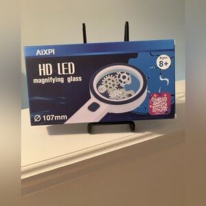 AiXPI HD LED Magnifying Glass New in Box